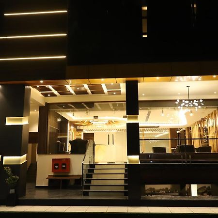 Hotel Emperio Grand Lucknow Exterior foto